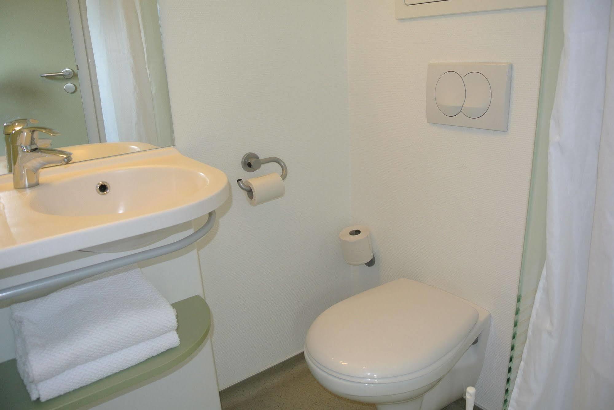 Ibis Budget Chambery Sud Challes Les Eaux Eksteriør bilde