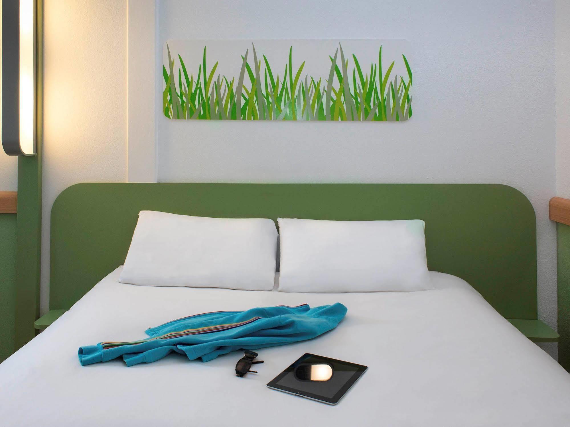 Ibis Budget Chambery Sud Challes Les Eaux Eksteriør bilde